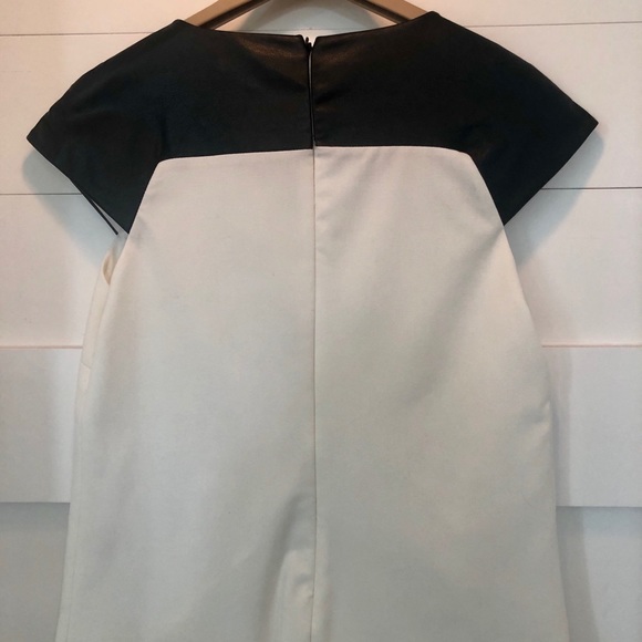 Calvin Klein Black and White Top - Picture 3 of 3